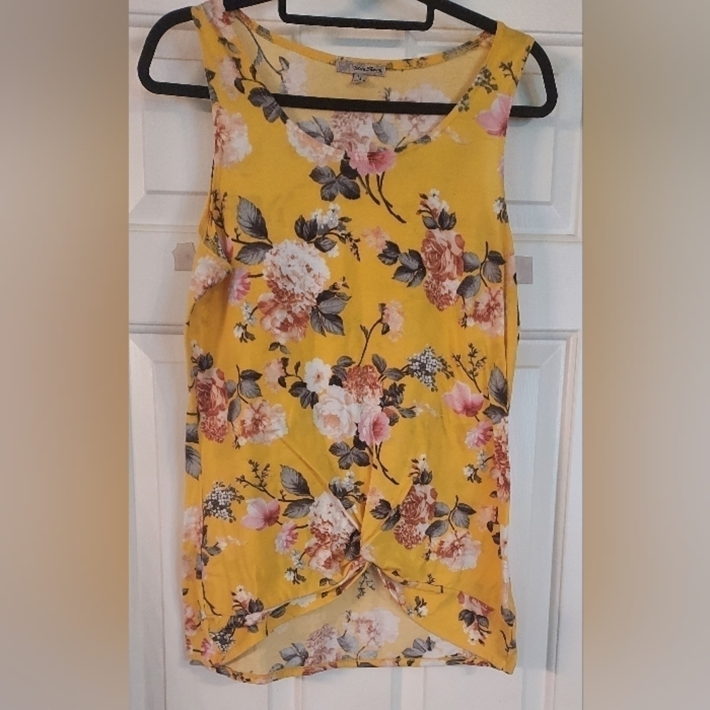 Ultra Teeze Sleeveless Yellow Floral Tank Top Size M.